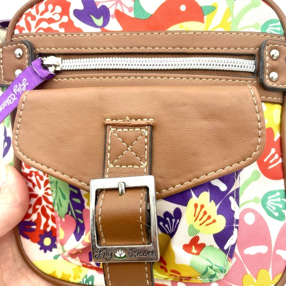 Lilly Bloom bright bold floral print casual cross - Picture 4 of 5